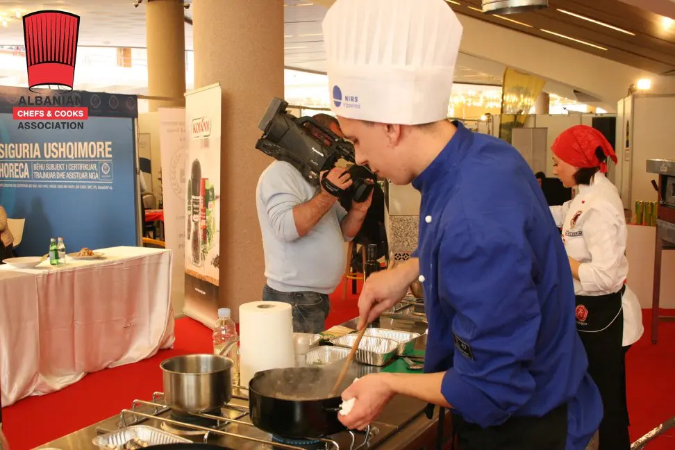 29196149_2051437285112422_831374358470459392_n