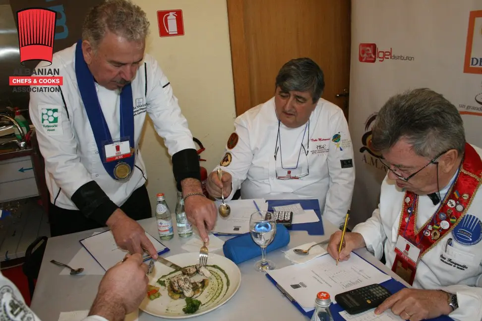 29196153_2051440725112078_3885929179258028032_n