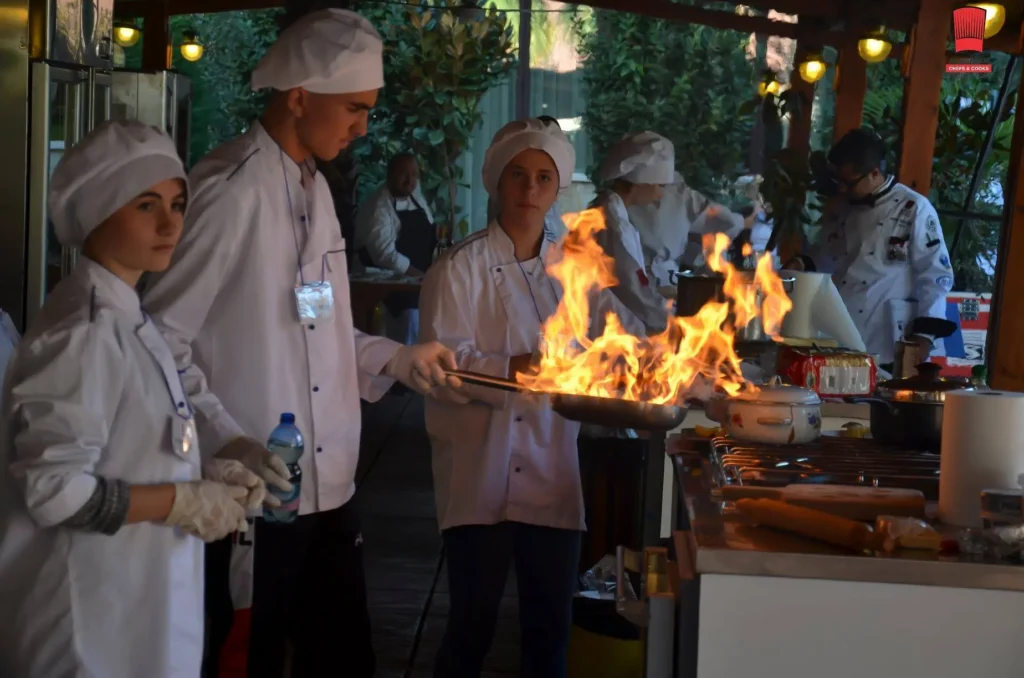 45407027_2203145516608264_6422243492239507456_n