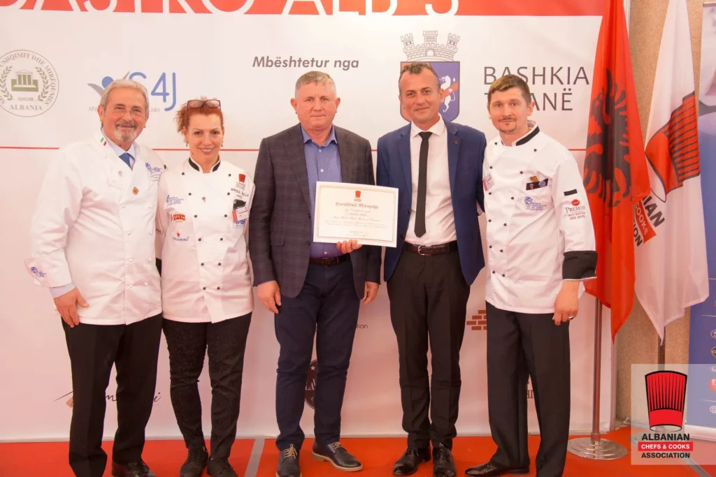 55861173_2290893347833480_7700620536295981056_n