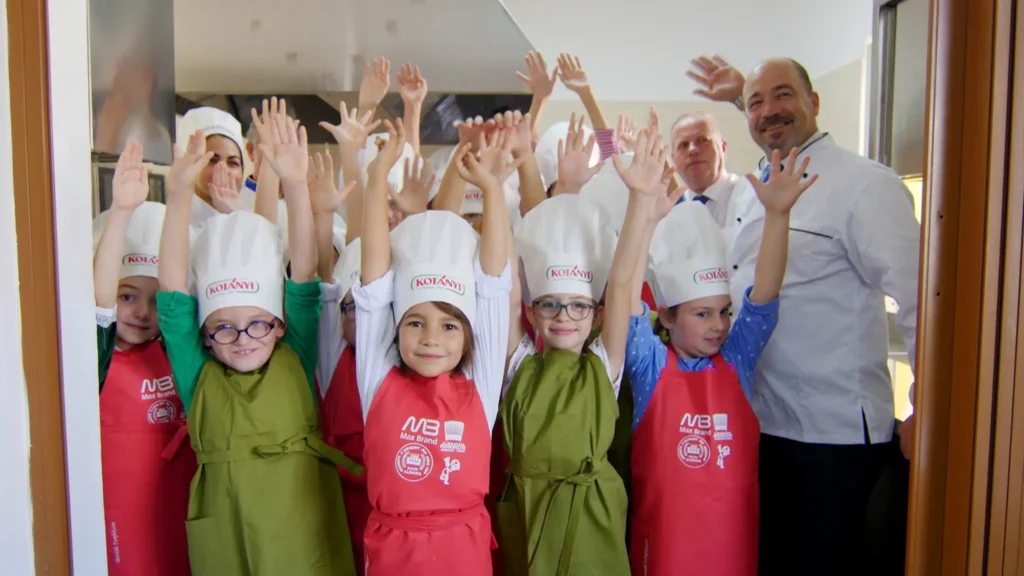 44887422_2196571773932305_2174322563625254912_n